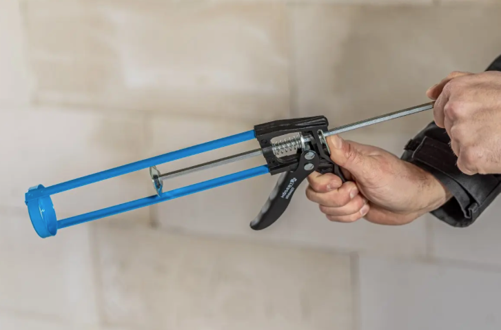 Skeleton Caulking Heavy Duty Mastic Gun