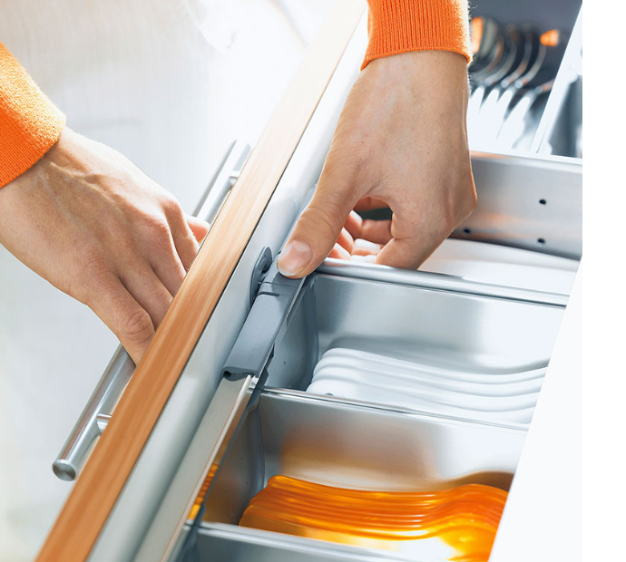 Blum TANDEMBOX ANTARO Inner Drawer Handle + Latch