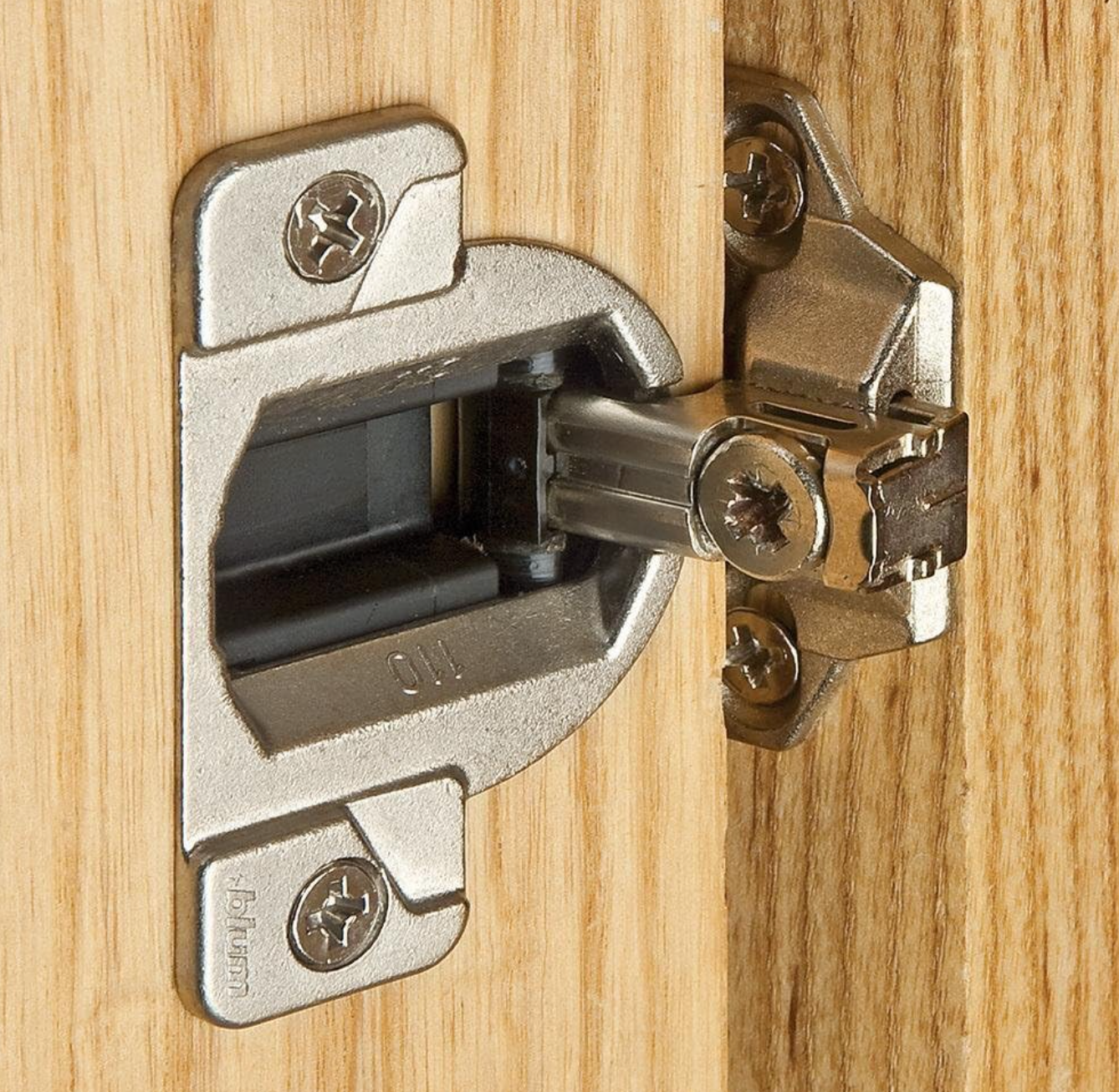 Blum 33.3600 Sprung Compact Face Fix Hinge