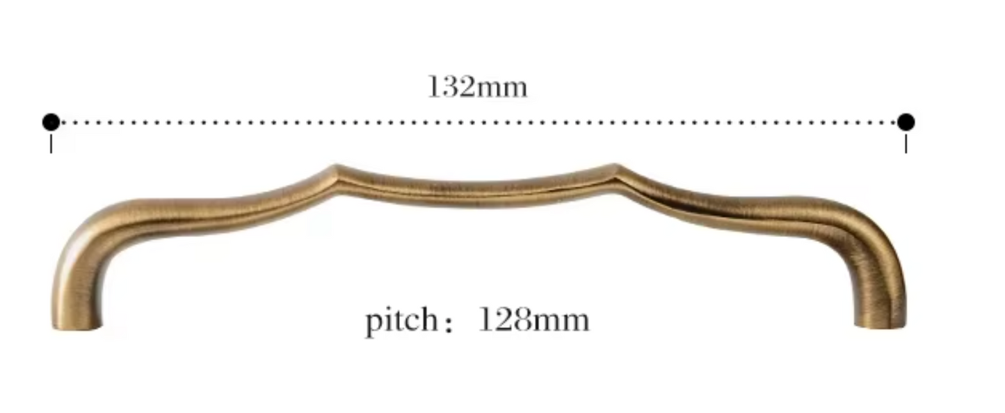 A hardware pull handle shown on a white background with dimension annotations: a dotted horizontal line labeled 132mm above and the text 'pitch: 128mm' below.
