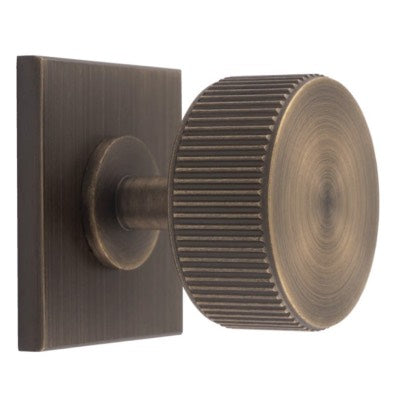 Carlisle-Brass-Harmonise-Lines-Radio-Cupboard-Knob-on-Backplate-Antique-Brass-FTD713AB40AB