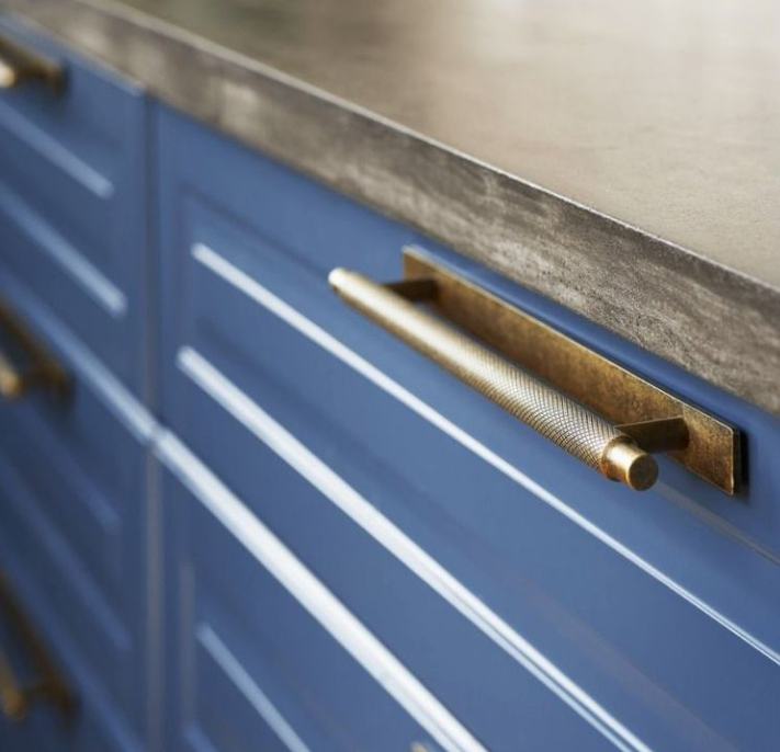 Furnipart Manor Back Knurled Pull Handle Antique Brass