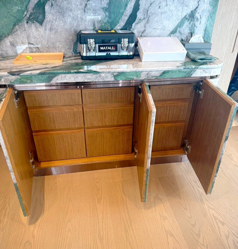 Sugatsune Sprung 5/8 Overlay Heavy Duty Cabinet Hinge J95-C24/16T