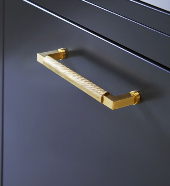 Carlisle Brass Camille Knurled Cabinet Handle Antique Brass