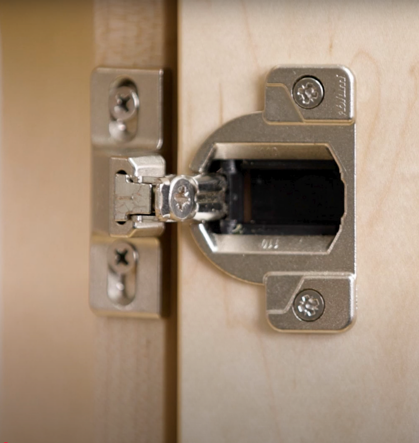Blum 33.3600 Sprung Compact Face Fix Hinge