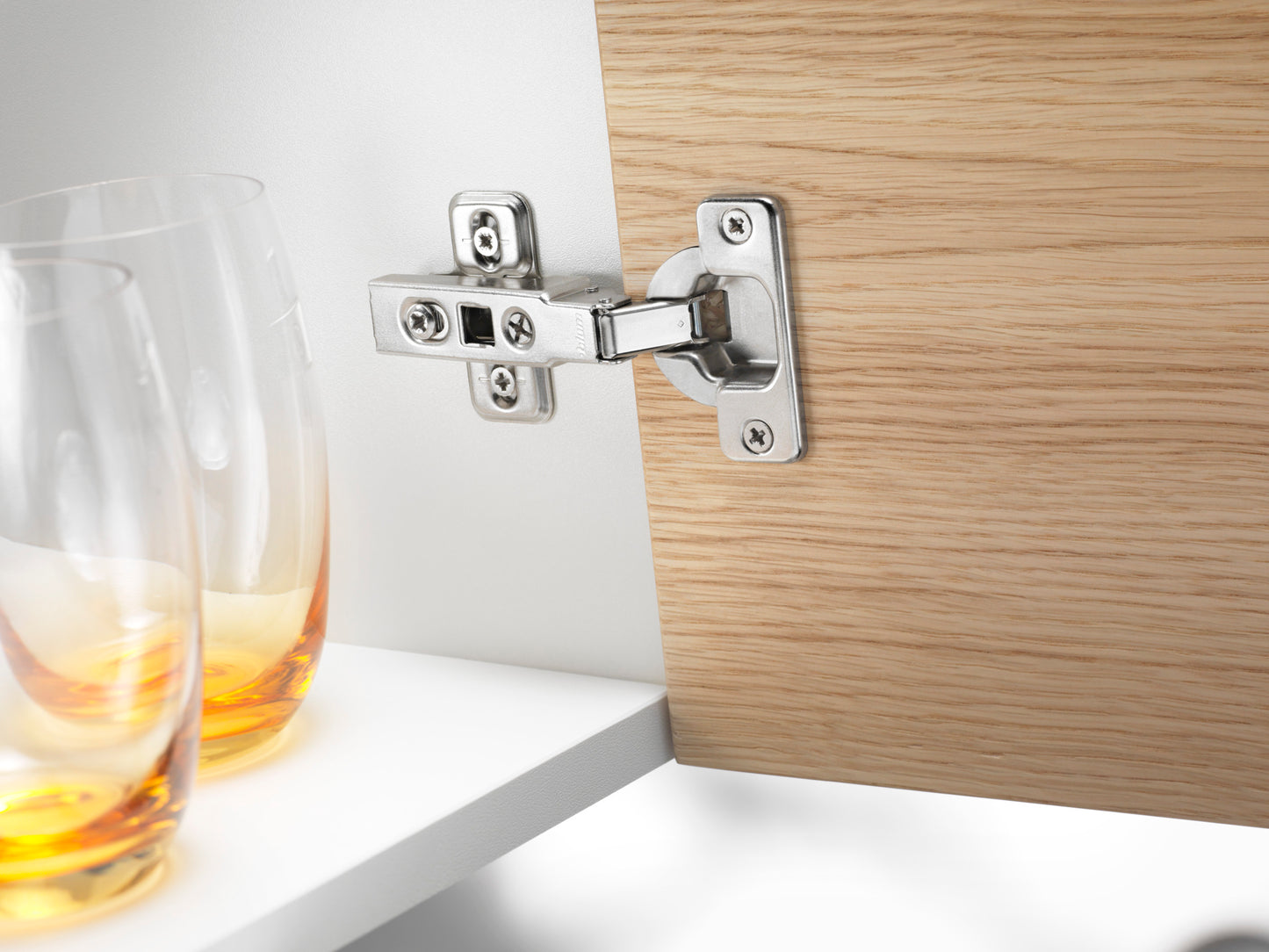Blum 71M2550 Sprung Full 100° Overlay Door Hinge