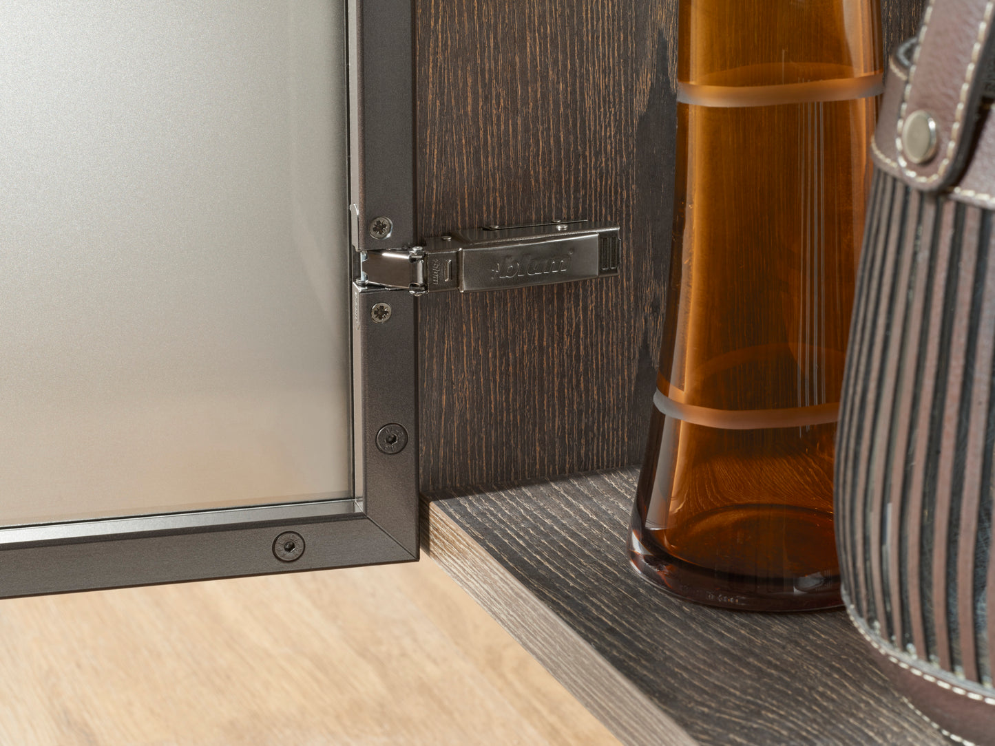Blum 71T950A Sprung Onyx Black 95° Overlay Aluminium Frame Hinge