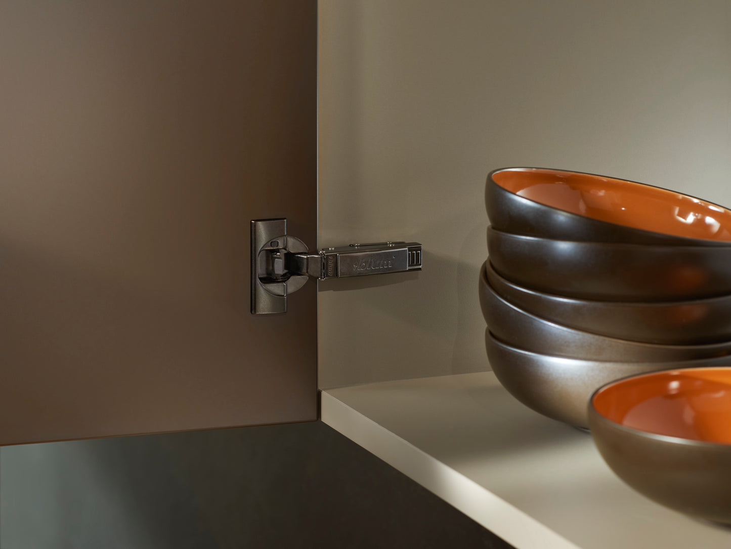 Blum 75B1550OB Onyx Black Blumotion 107° Overlay Door Hinge Thin Door