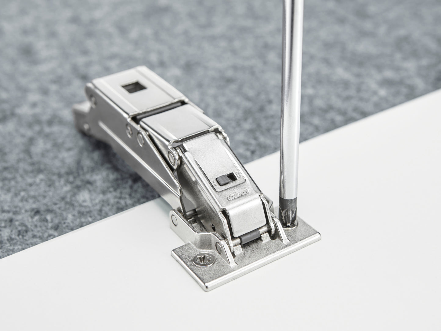 Blum 71B453T EXPANDO T Blumotion 110° Thin Door Cabinet Hinge