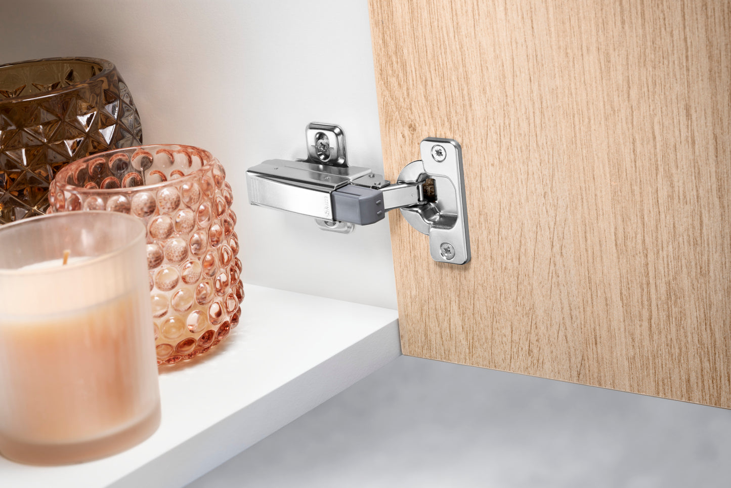 Blum 71M2550 Sprung Full 100° Overlay Door Hinge