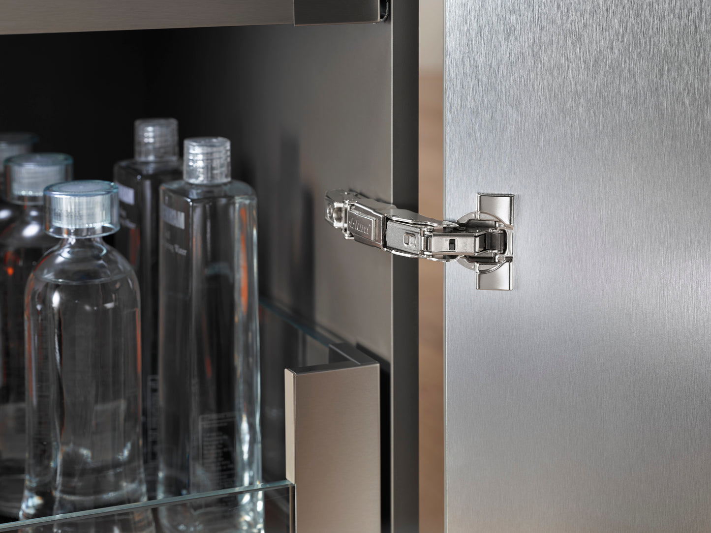 Blum 71B7650 Soft Close 155° Zero Protrusion Half Overlay Hinge