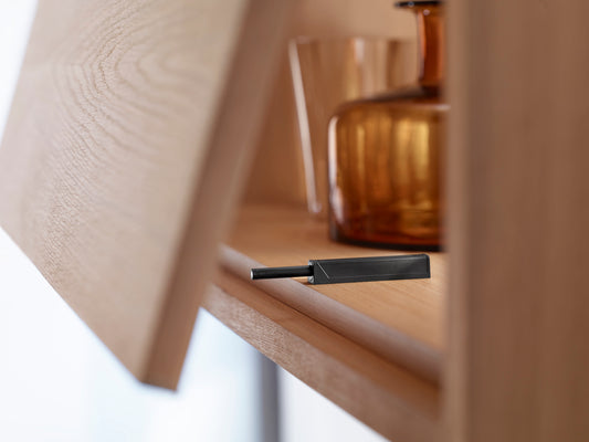 Blum 956A1004 Tip-On Push to Open Magnetic Long Black & Adaptor