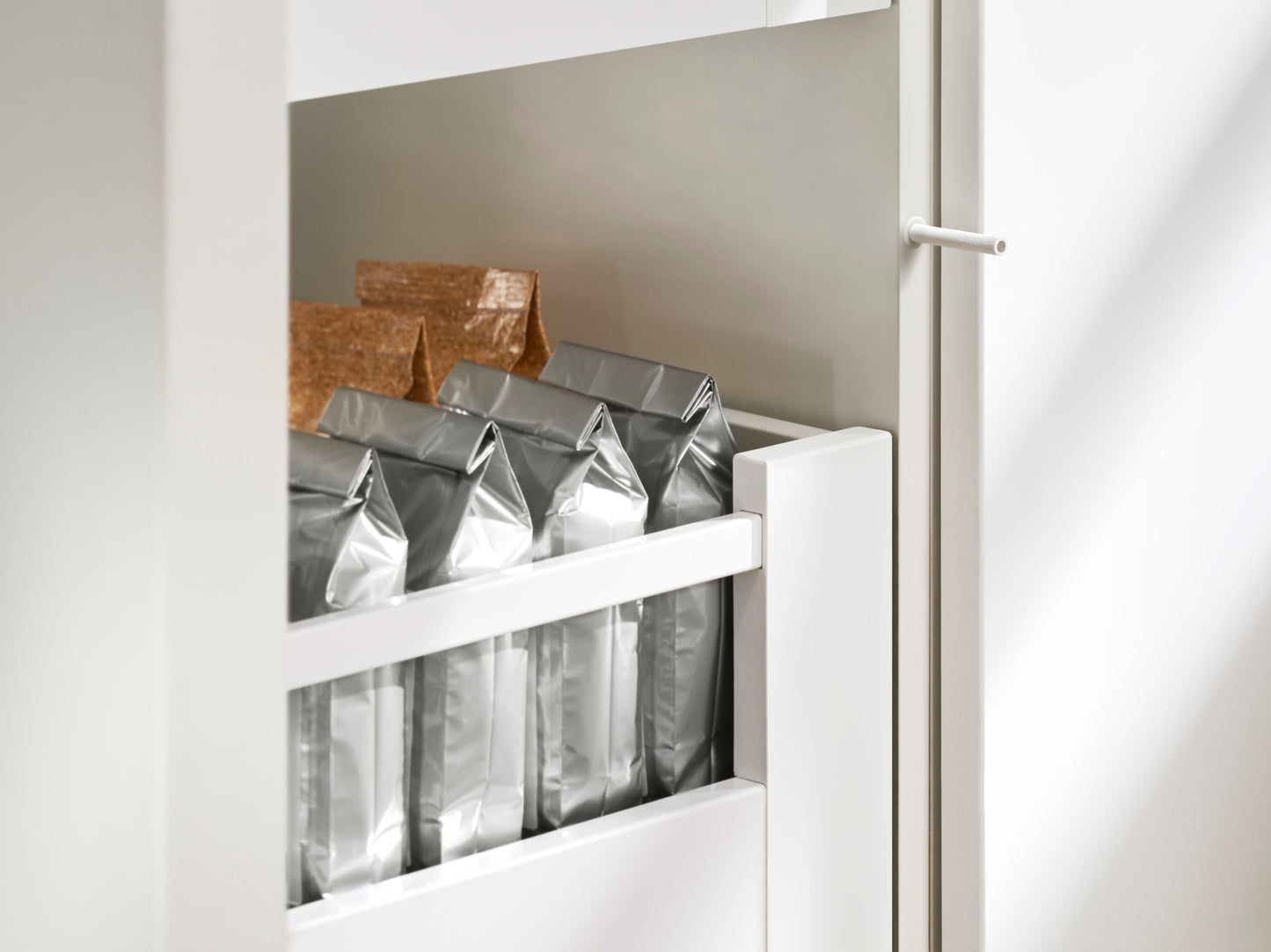 Blum Tip-On White 956A1006 W For Doors Buffer Long For SPRUNG Hinges